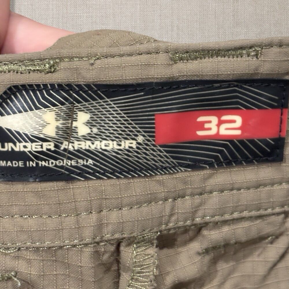 Under Armour Khaki Nylon Cargo Size 32 Shorts Ripstop Fabric 11” Inseam Tactical - Picture 3 of 8